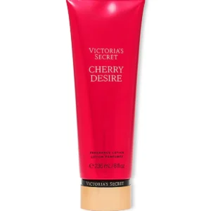 Vista frontal de la crema corporal perfumada Victoria's Secret Cherry Desire de 236 ml.